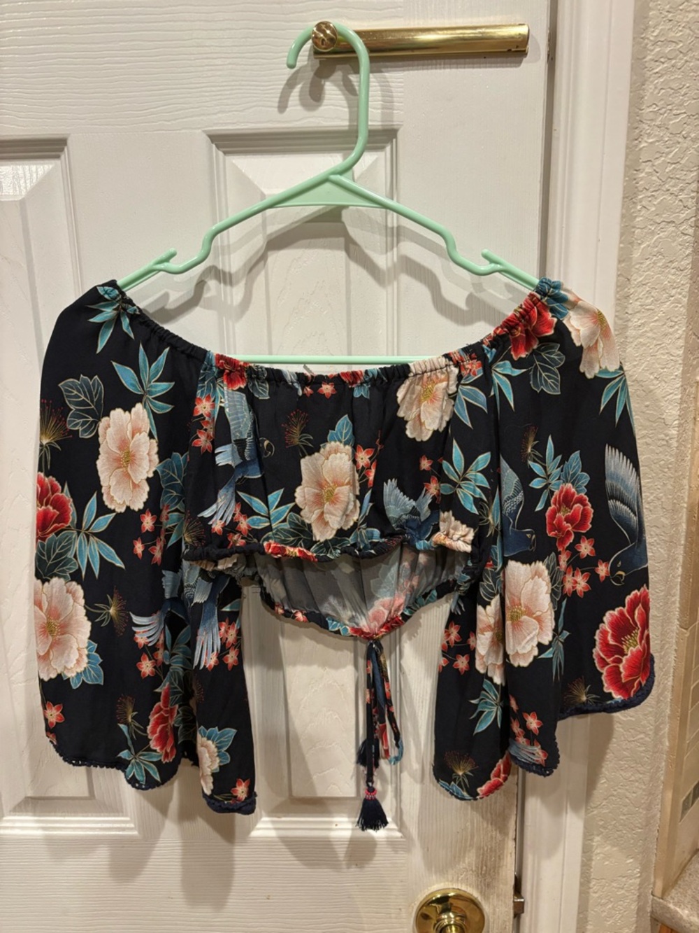 Farm Rio Tropical Bird Floral Off Shoulder Crop Top Tassel Tie Small - Picture 2 of 15